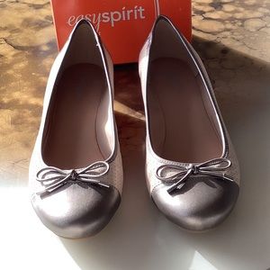 New in box Easy Spirit leather shoes size 10 wide